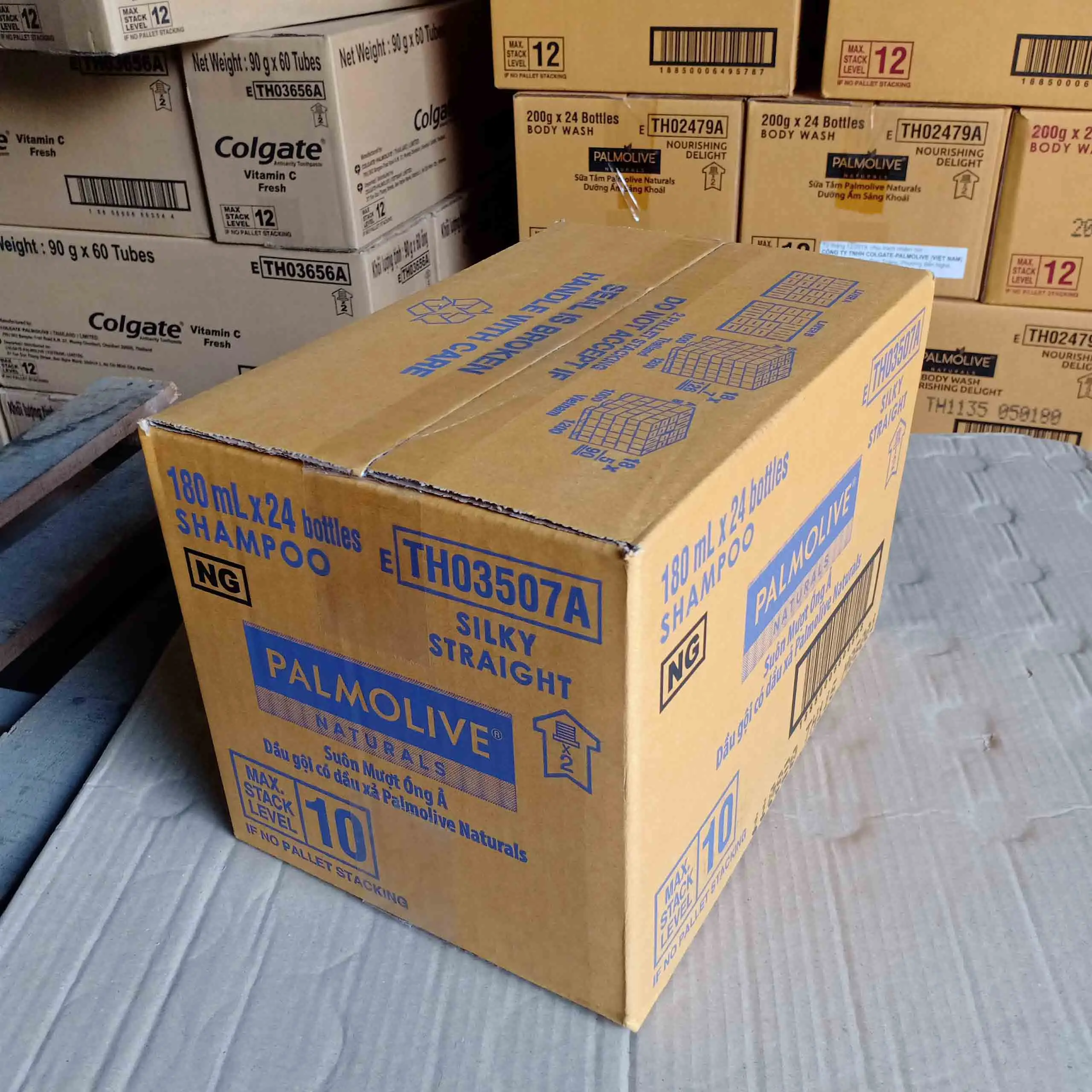 The Wholesale Palmollive Shampoo Silk (purple) 600ml x 6