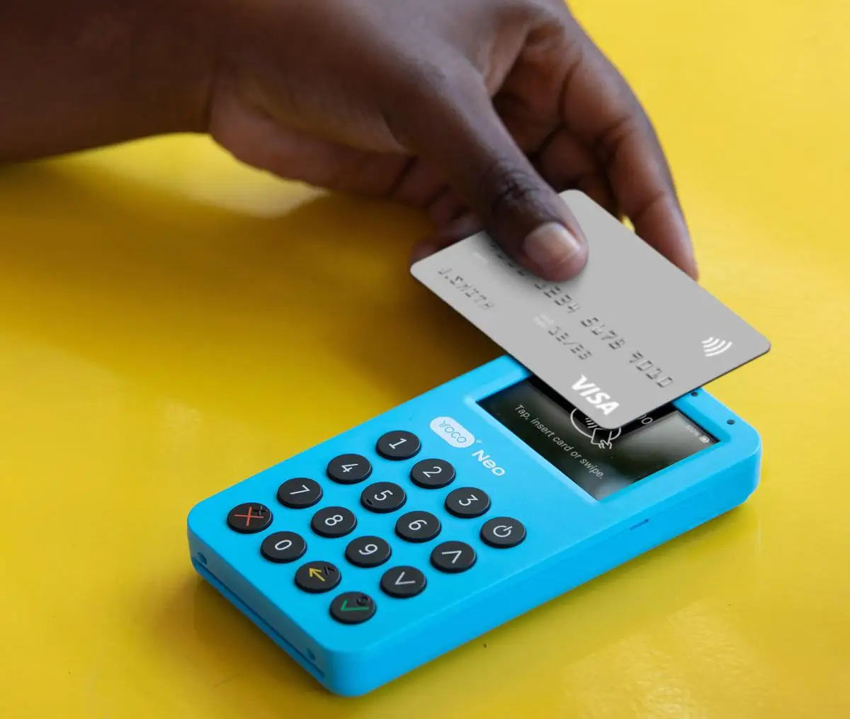 Беспроводное устройство для считывания карт и POS-терминала с невероятным