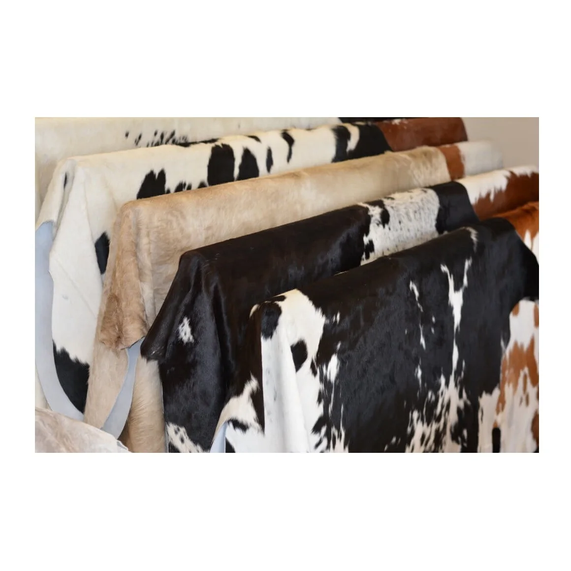 Wholesale Price Supplier of Raw Wet Salted and Dried Cow Hides / Skins Bulk Stock With Fast Shipping