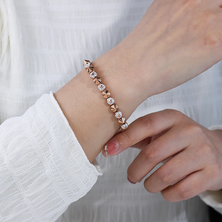 Haosen Stainless Steel  Fashion Jewelry  Creative Gold Plated Cuff Nail Bracelets  for Men Or Women