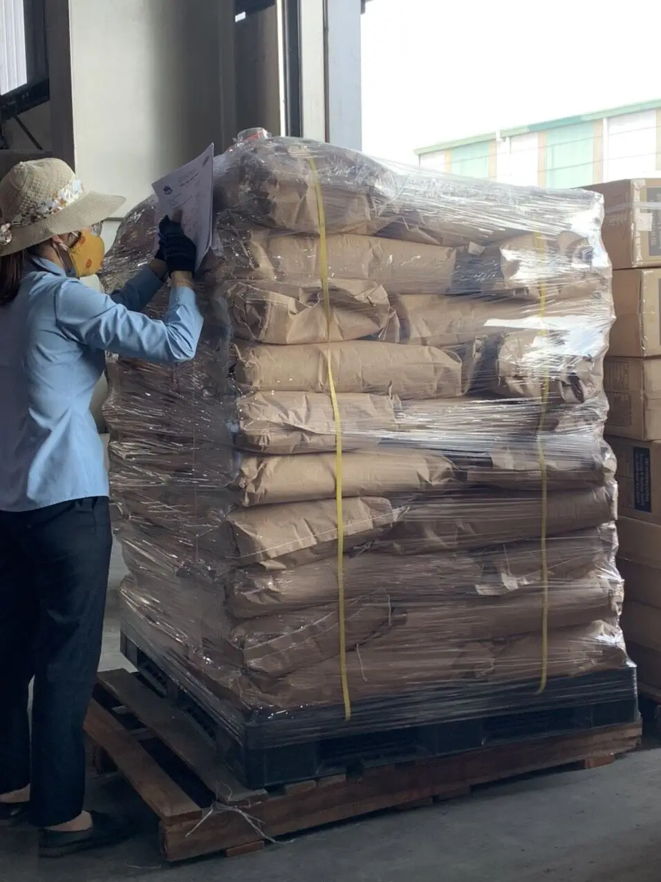 2021 BEST SELLING STRONG COFFEE FLAVOR HIGH CAFFEINE HIGH QUALITY BEST PRICE BULK VIETNAM COFFEE INSTANT FOR YOUR 3IN1 MIX