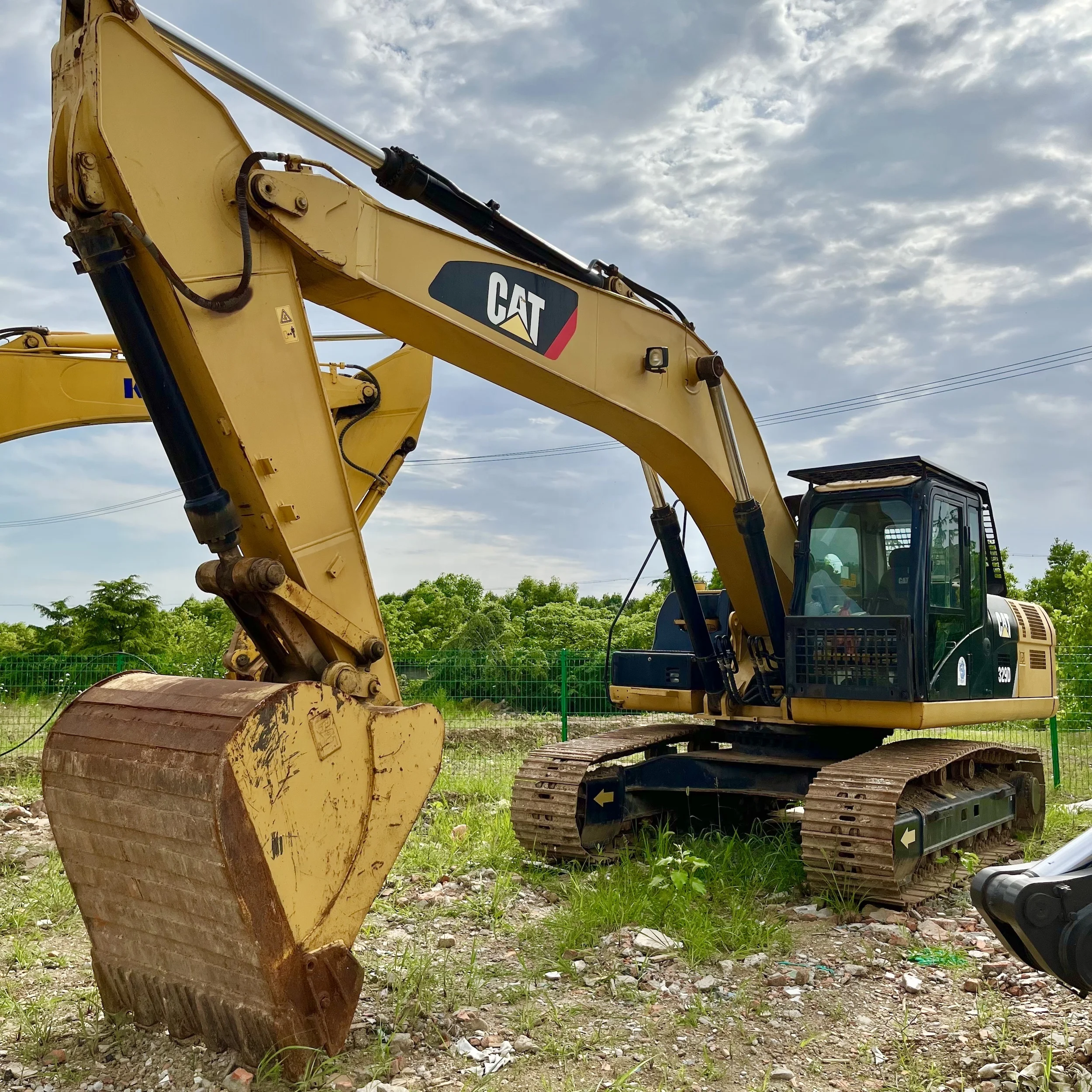 Used Japan CAT Caterpillar 329D excavator in good condition, 29 ton hydraulic crawler excavator, CAT329D 320D 330D in low price