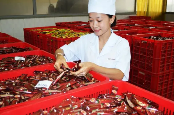 Поставщик качественного растворимого кофе Robusta смешанного по вкусу и требованиям к упаковке упаковка оптом оригинальный производитель тайского кафе Новинка