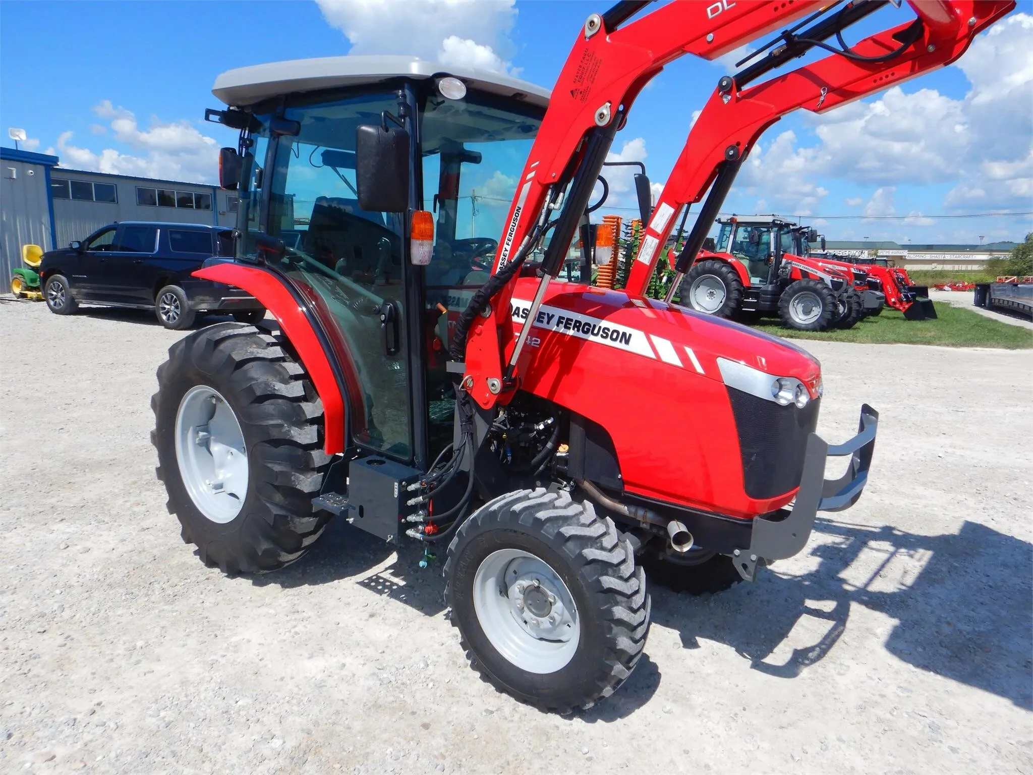 Agricultural & Farm Tractors For Sale Agriculture Machinery Equipment Manufacturer 4WD Tractor With Front End Loader And Bucket