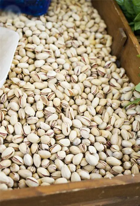 Cheap dried fruit pistachios nuts wholesale best price competitive from Viet Viet Nam // Ms Daisy