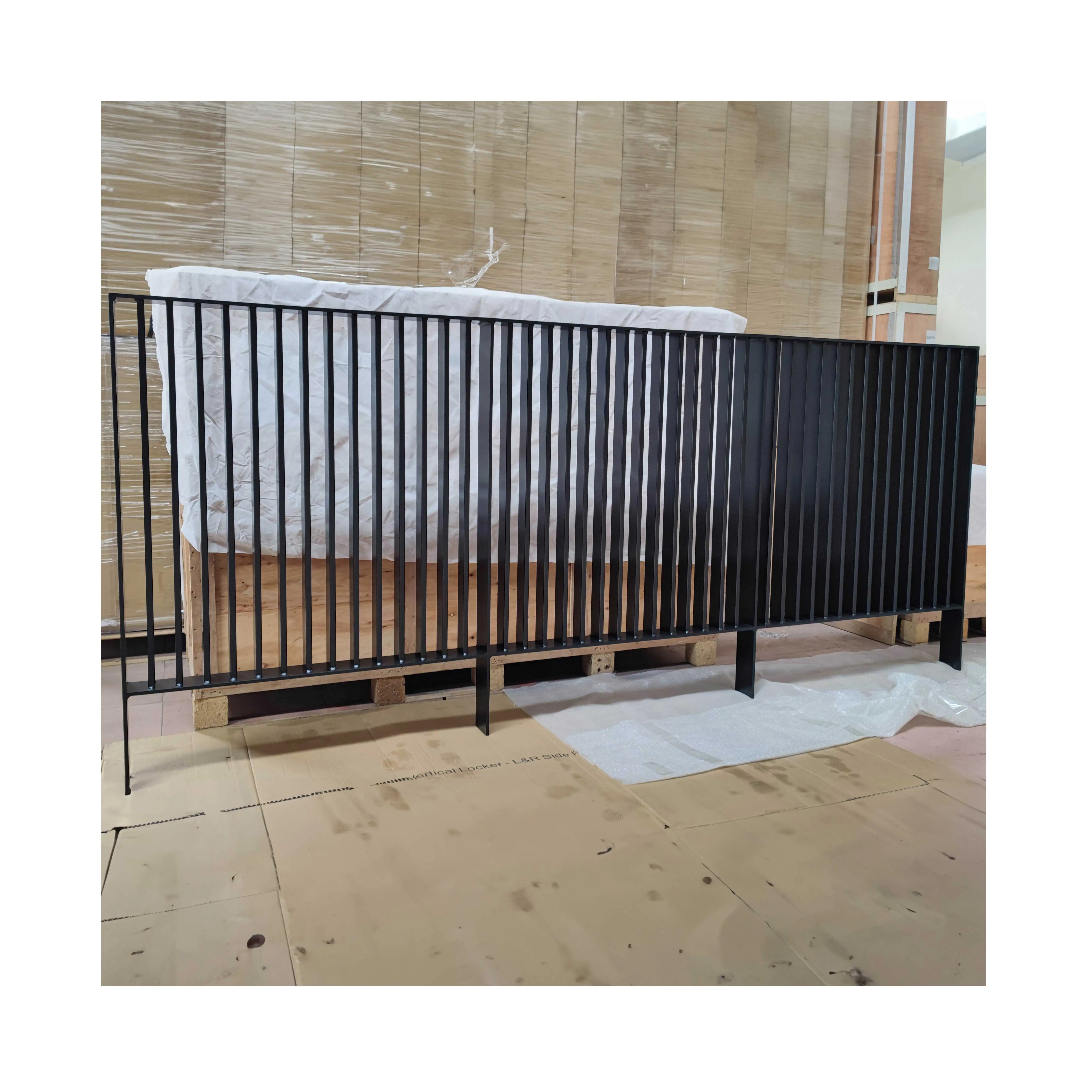Customize Your Courtyard Decor with Powder-Coated Aluminum Balustrades in Various Colors and Styles