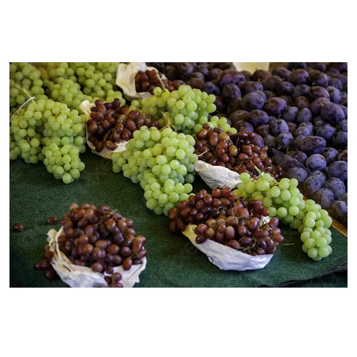 Sweet Natural Healthy Fresh Crimson Seedless Grapes Fruit