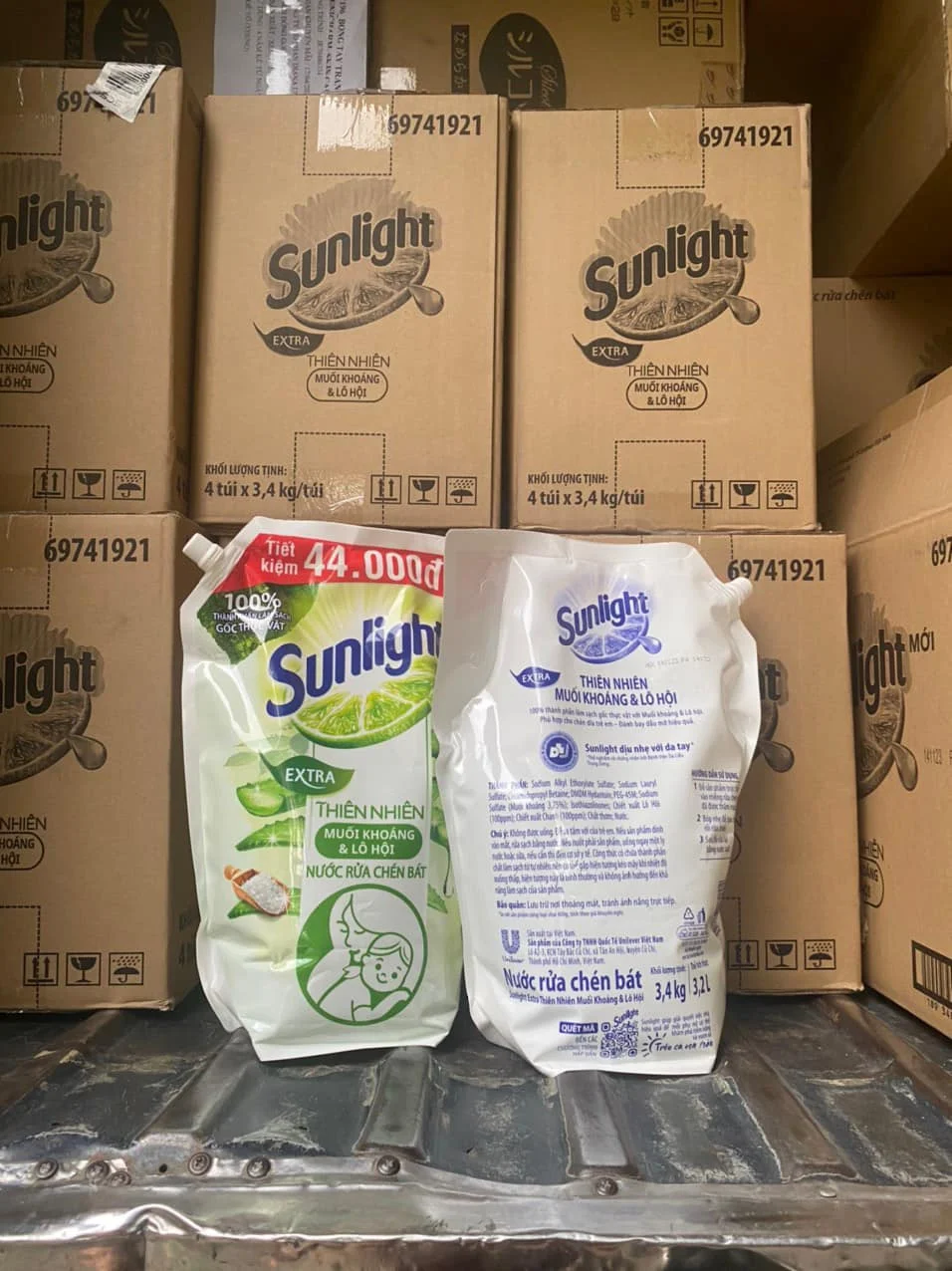 Free sample Sunligh-t Dishwashing Liquid bag 2.1kg extract mineral salts and aloe vera detergent dish washing soap from Vietnam