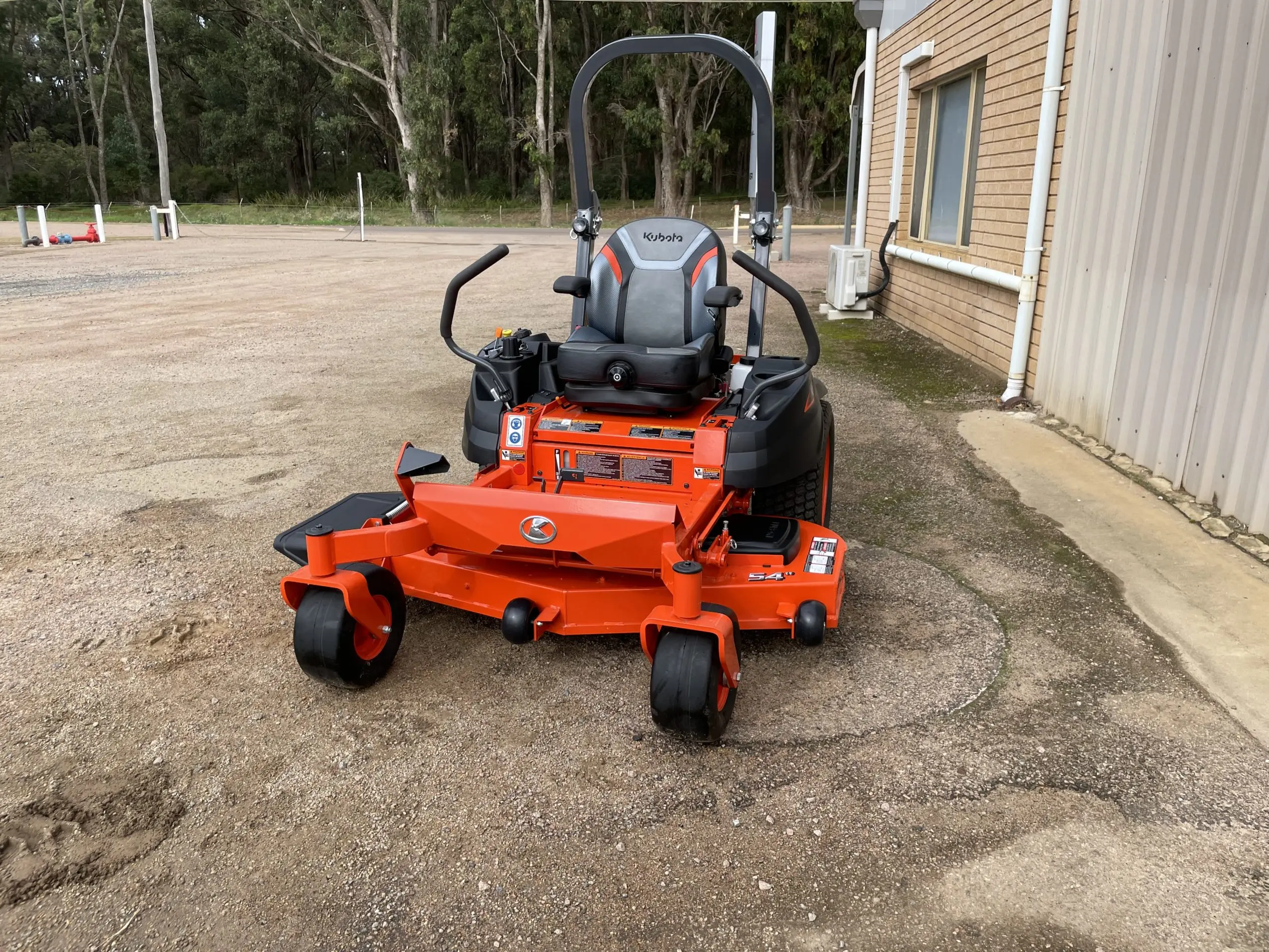 Kubota Z422KW-54-AU промышленная косилка 24 л.с. бензиновая с двигателем 196cc для стрижки травы и роторной