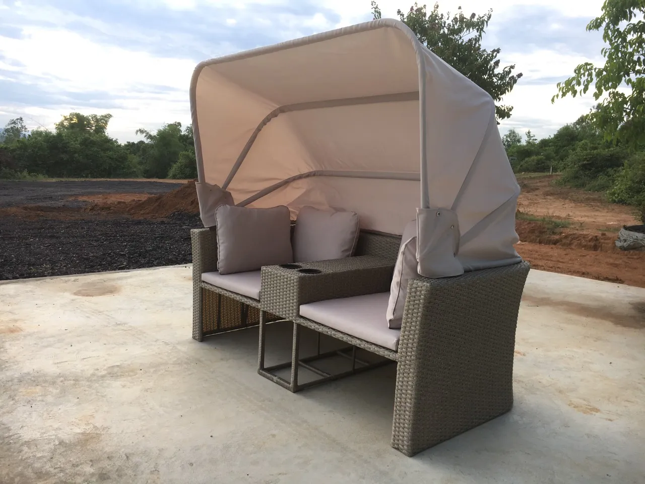SUNBATHE BED Waterproof Cushion Metal Rattan Wicker Furniture garden sofa day bed made from Vietnam