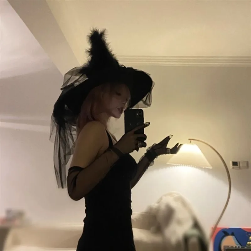 Kendall Jenner-Inspired Halloween Party Witch Hat with Feather and Mesh for Wizard Cosplay Christmas Hat