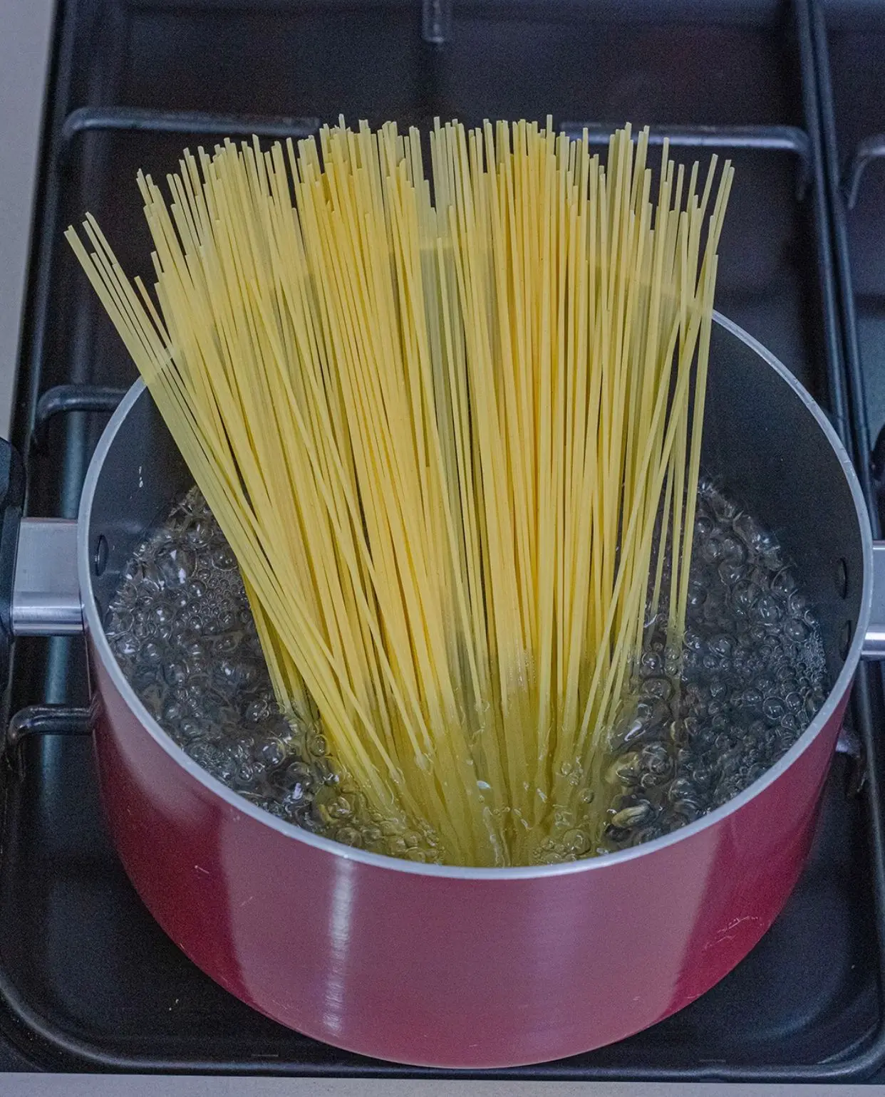 Превосходный вкус спагетти паста из твердых сортов пшеницы 500 г очень вкусные оптовая продажа высококачественный