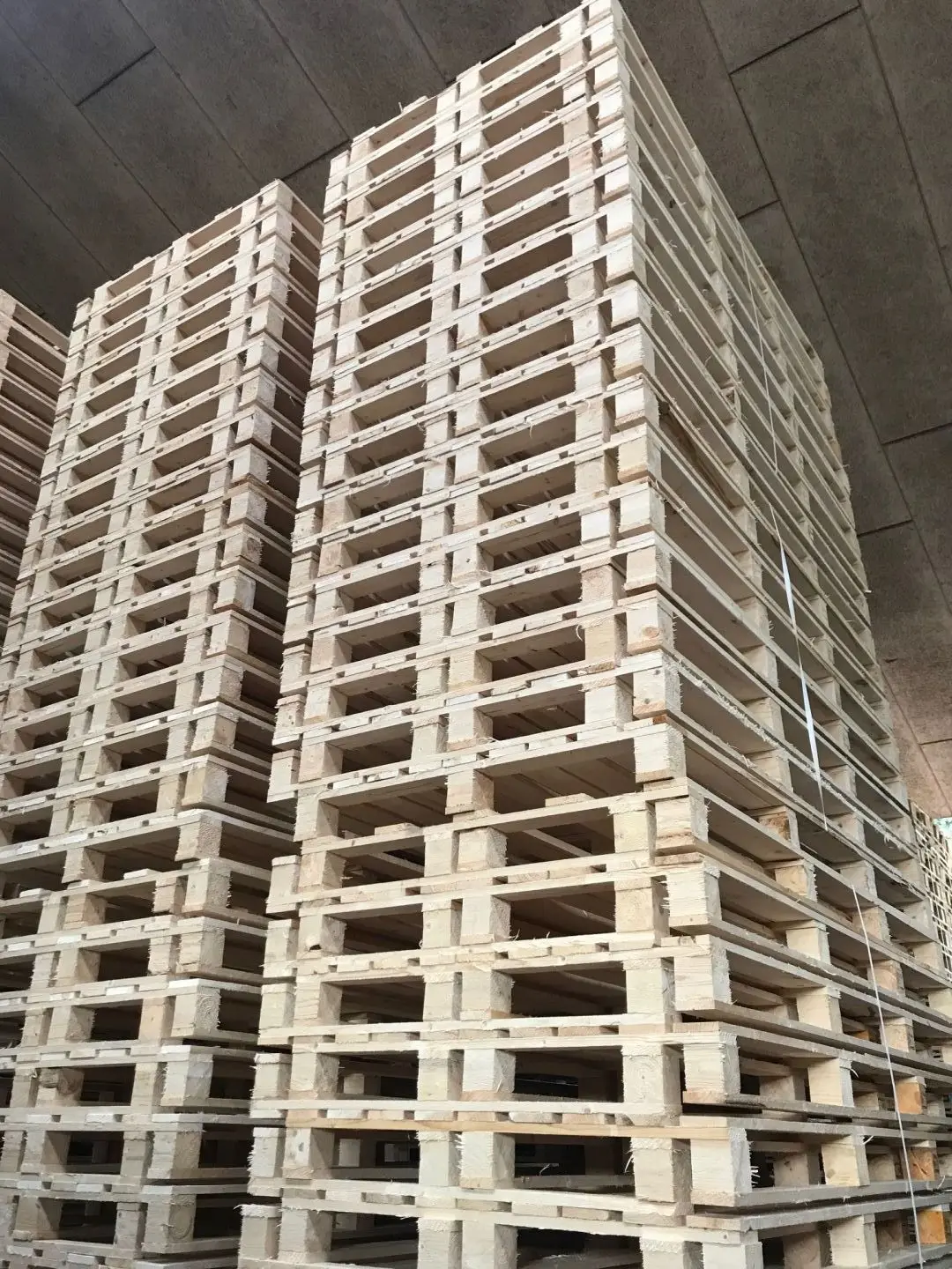 Wooden Pallet Manufacturer Cheap Price whole sale