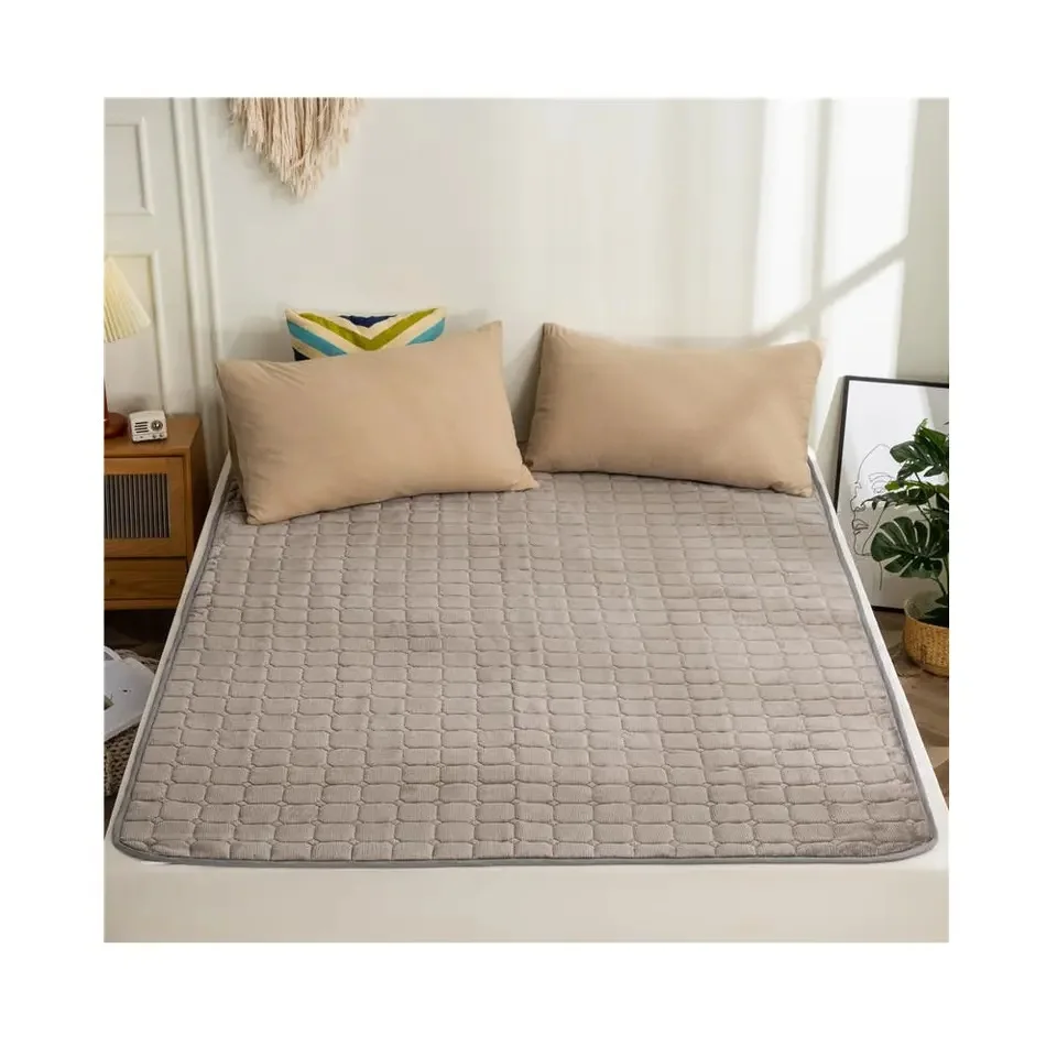 Bed Pad Anti Dust Mite Non-Toxic Sustainable Cozy Comfortable Waterproof Mattress Topper With Plain Pattern