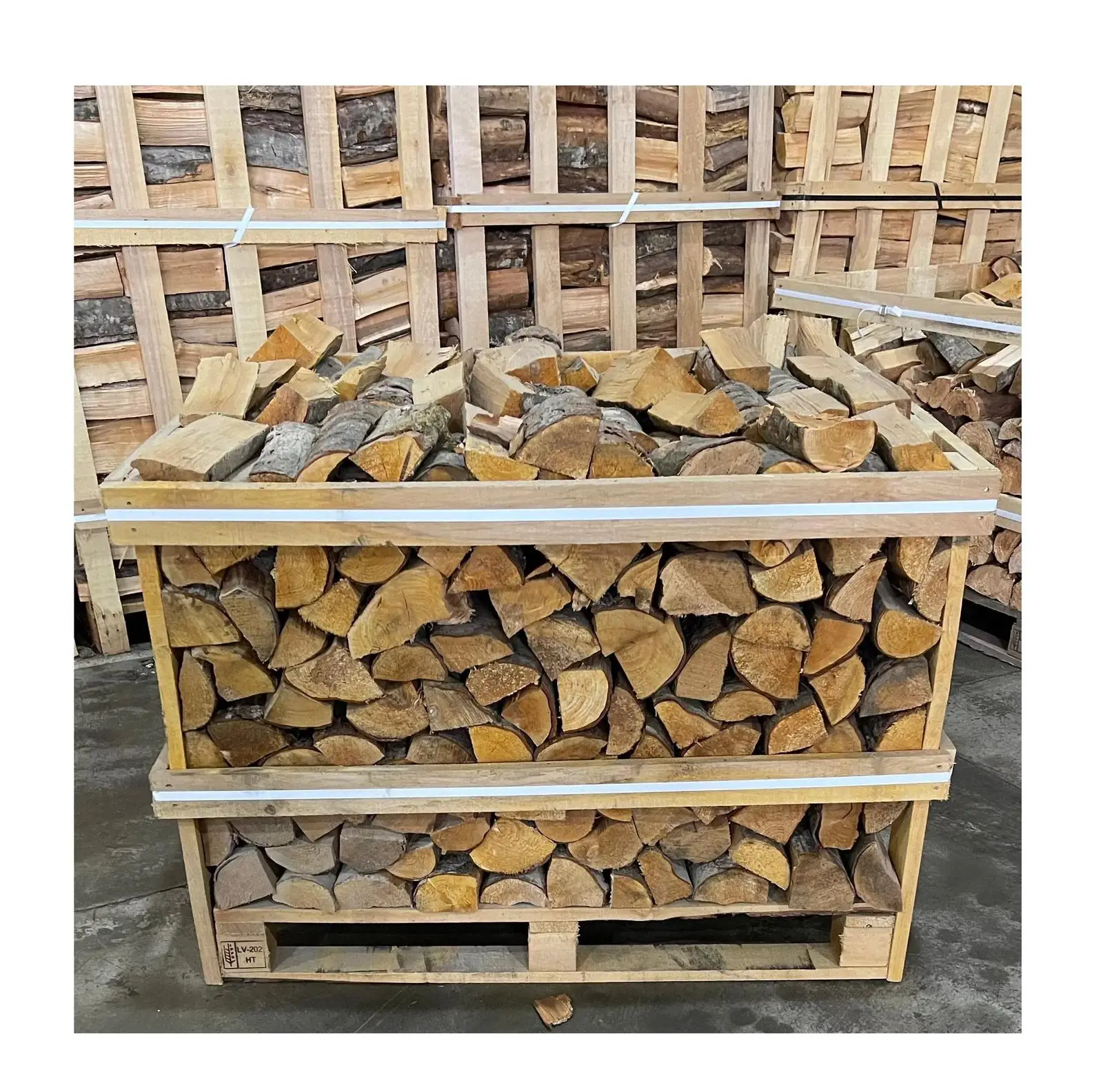 High Quality Oak Firewood On Pallets/Dried Oak Firewood, Kiln Firewood, Beech Firewood. Best Grade