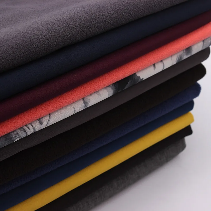 Дышащая, водонепроницаемая, ветровка, стрейч ТПУ мембрана скрепленный 3 слоя полиэстер флисовая ткань на открытом воздухе