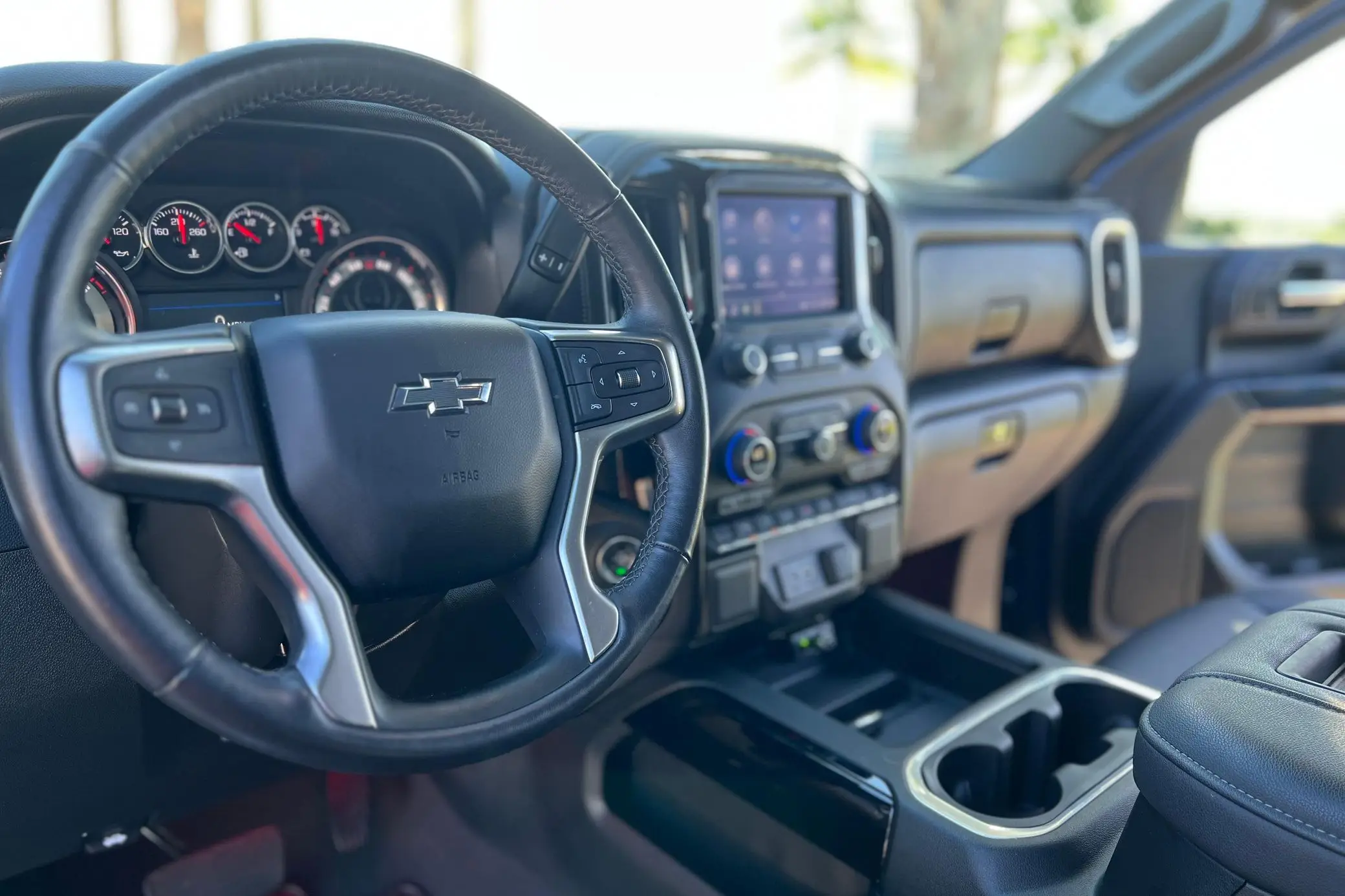 2022 Used Chevroleet Silveraado 1500 Limited Crew Cab R S T Black Widow 4x4 SUV Automatic Gearbox Leather Seats Panoramic R18