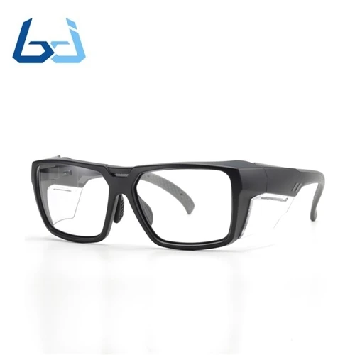 Очки в оправе с защитой от тумана