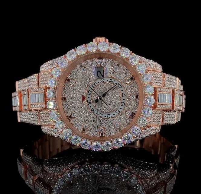 Роскошные алмазные часы с муассанитом