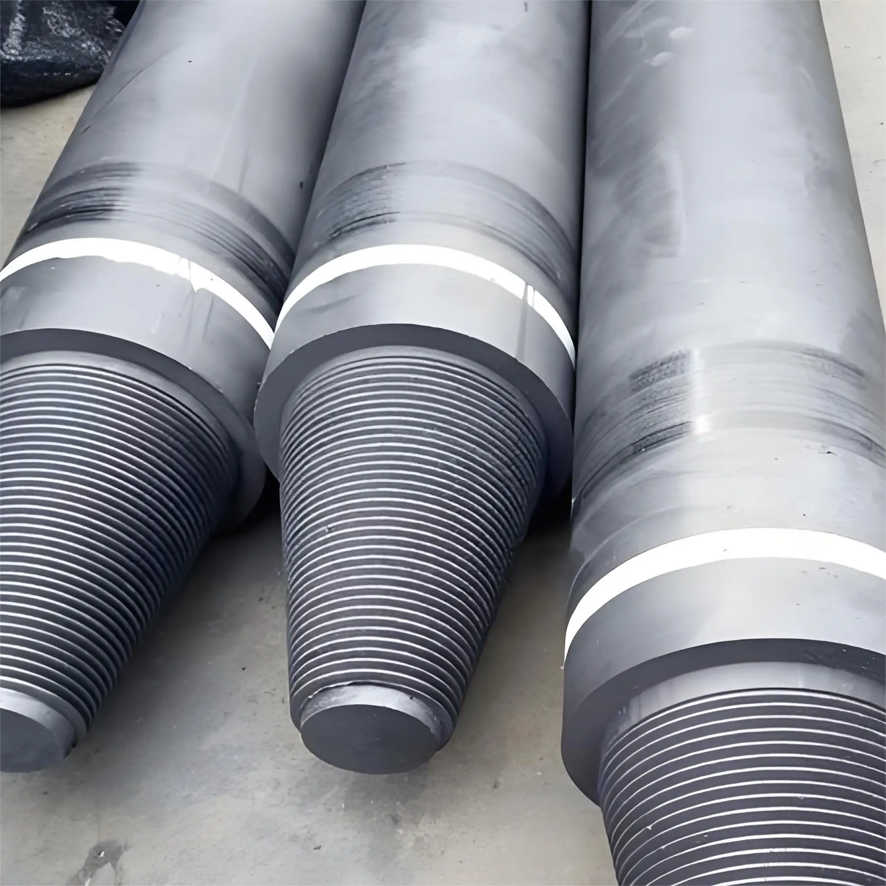 Steel Industry Graphite Electrode 350-700mm Graphite Electrode Price rp hp uhp Graphite Electrode With 4tpil Nipple