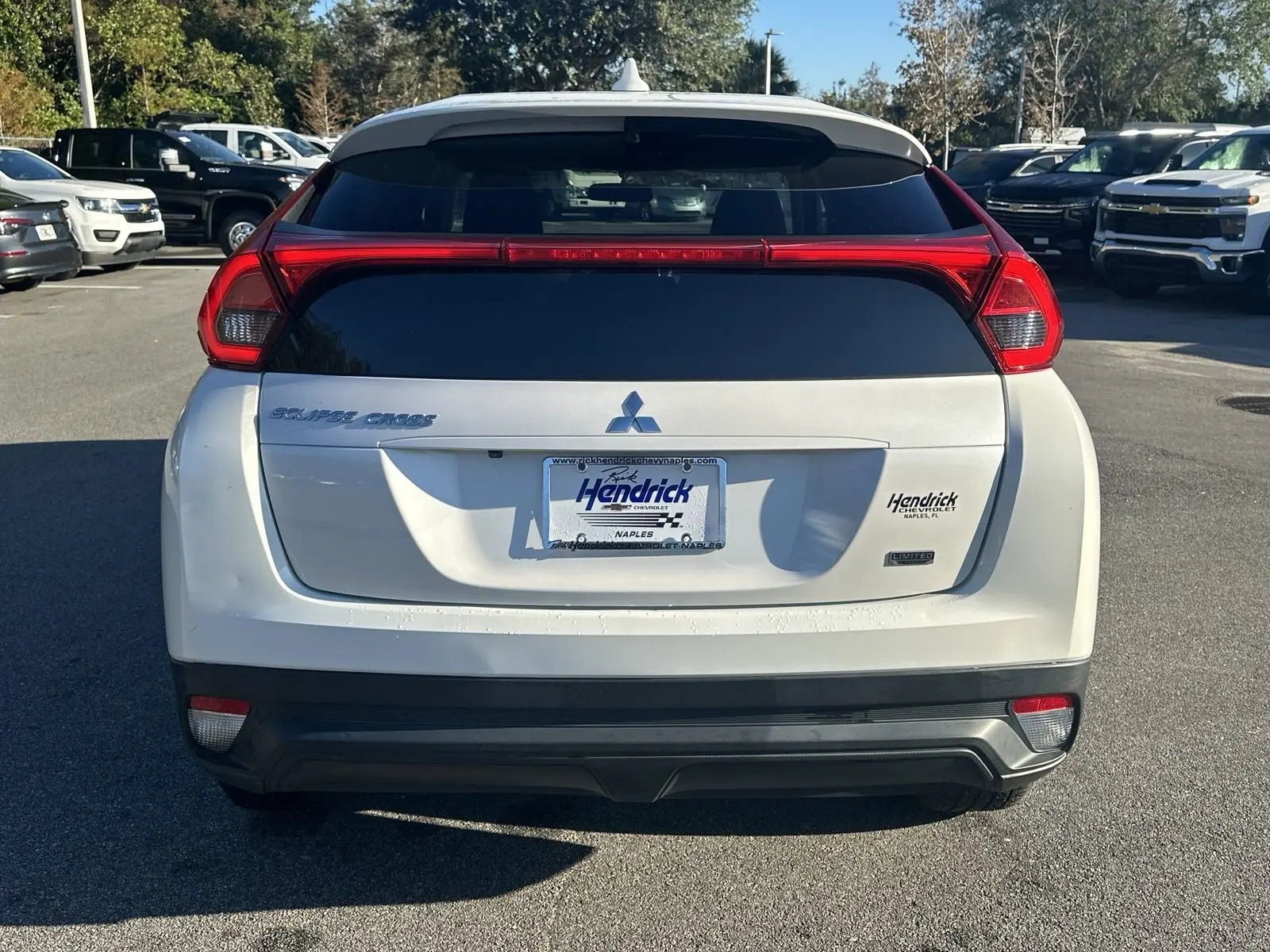 Используется 2020 Mitsubishi Eclipse Cross LE