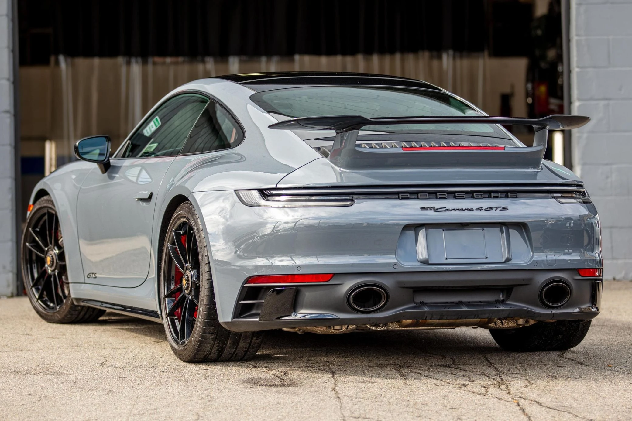 Новый 2024 Порше 911 GT3 RS готов к отправке