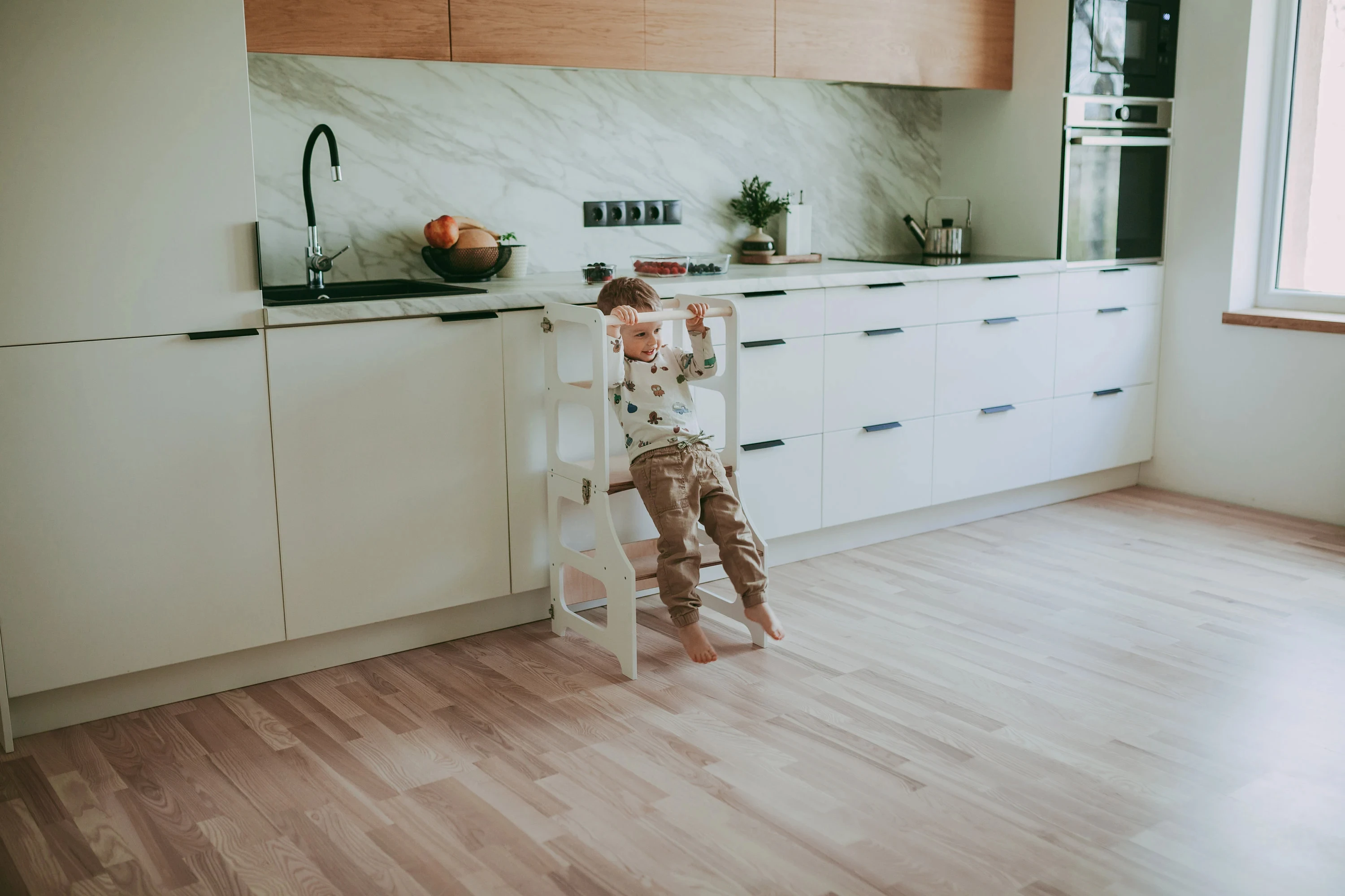 TOP Friends Children Furniture Height Adjustable Learning Tower Kitchen Help Tower Toddler Step Stool