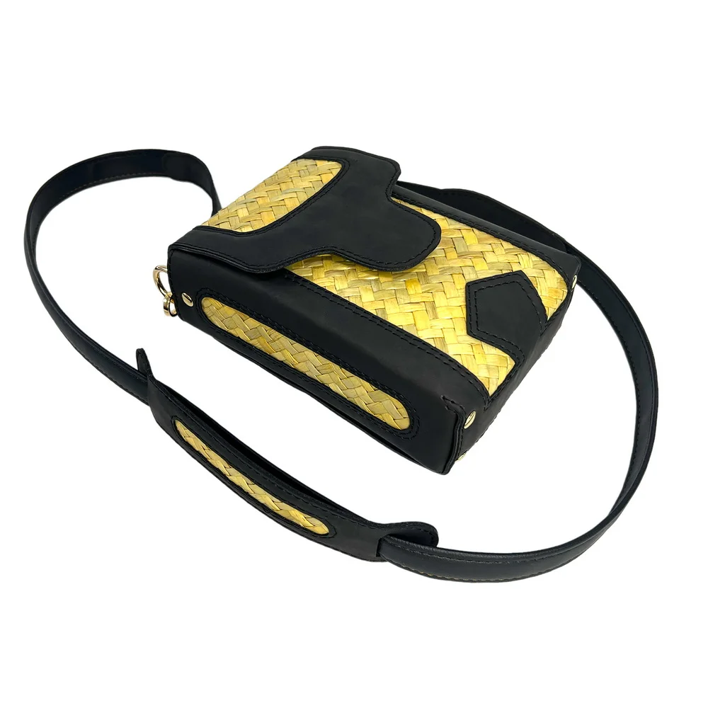 vietnam fashion bag with black leather handle shoulder bag for women 2023 luxury high quality natural straw handbag