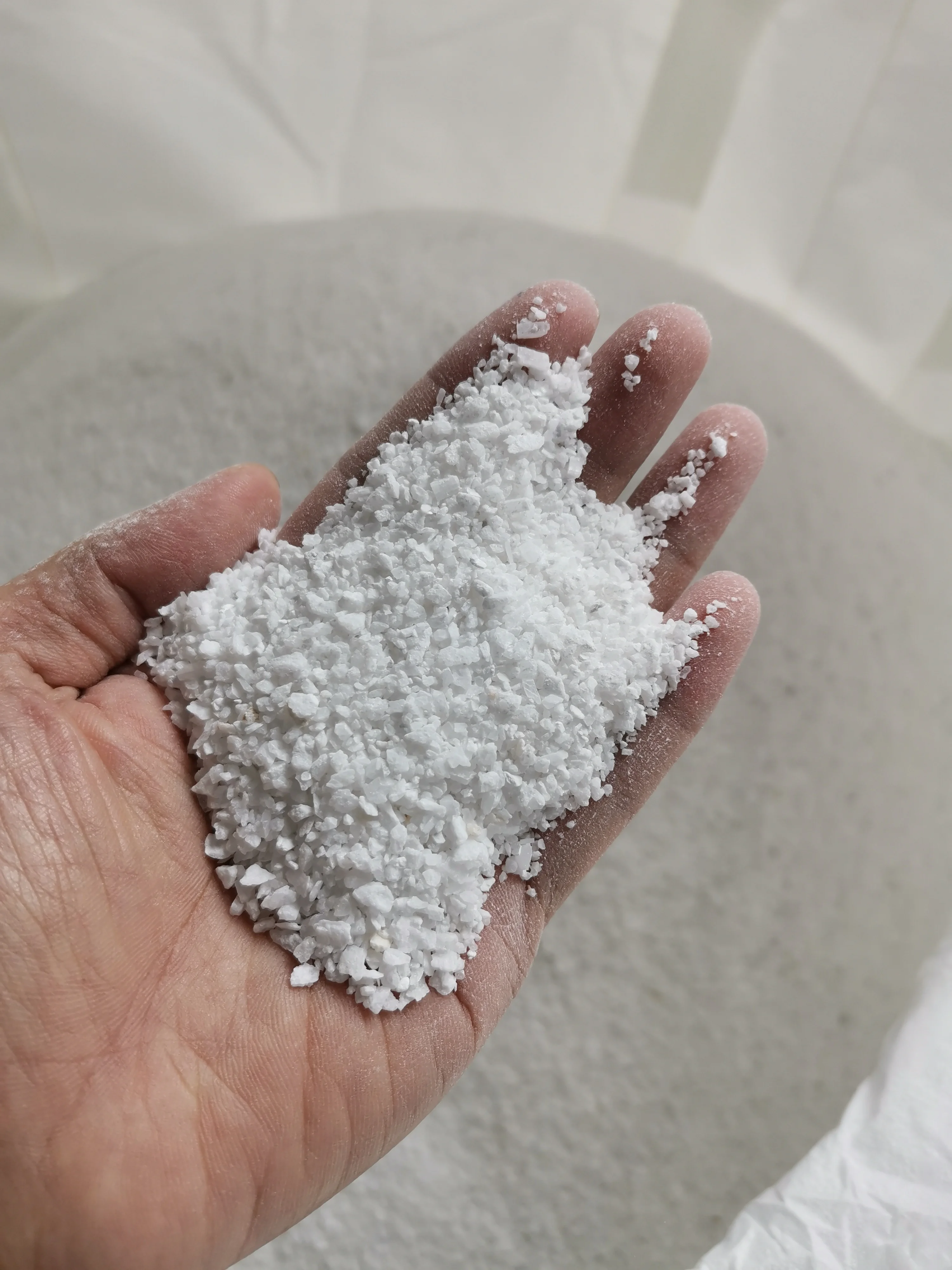 38% Min Calcium Dried Limestone Granular 2-3MM Feed Grade Additive for Fish Cattle Poultry in Bag Packaging for Animal Feed