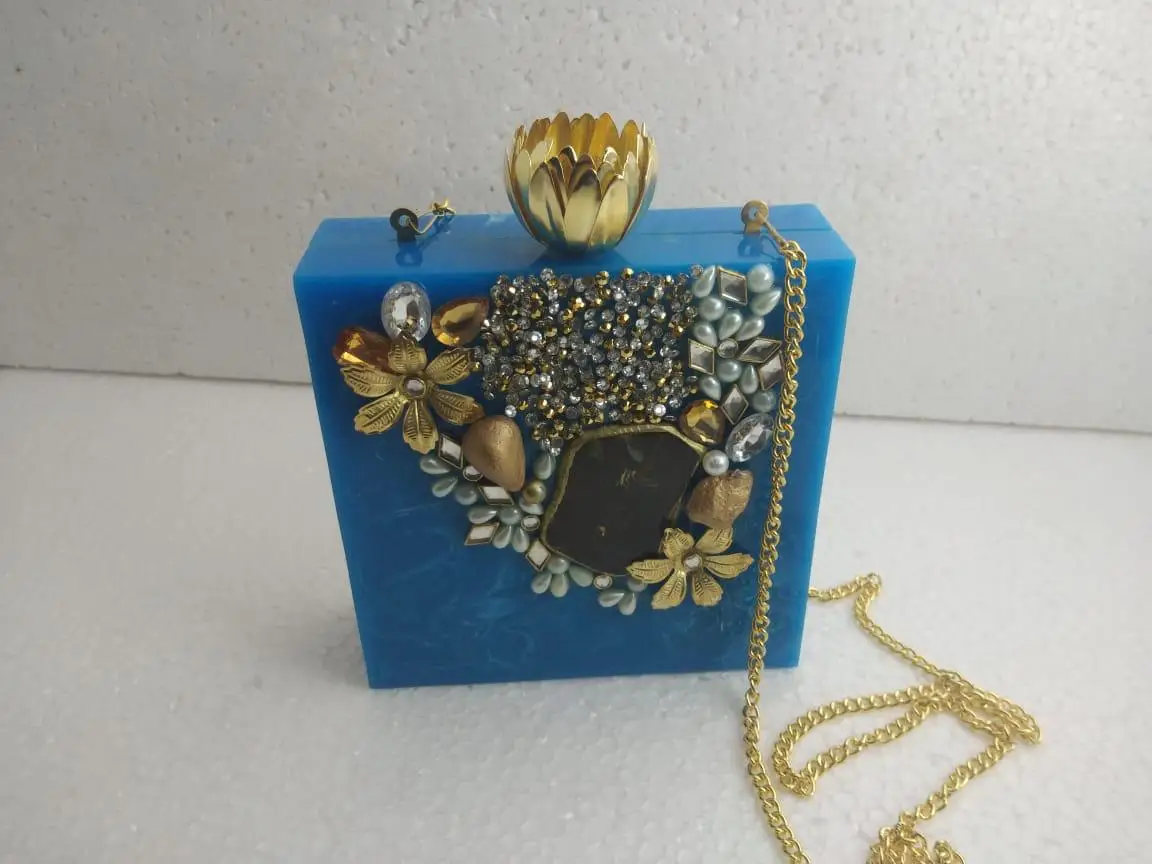 Factory Price American Style Women Clutch Black and White Metal Purse Fashion Accessories Women Clutch Begs Purse for Parties