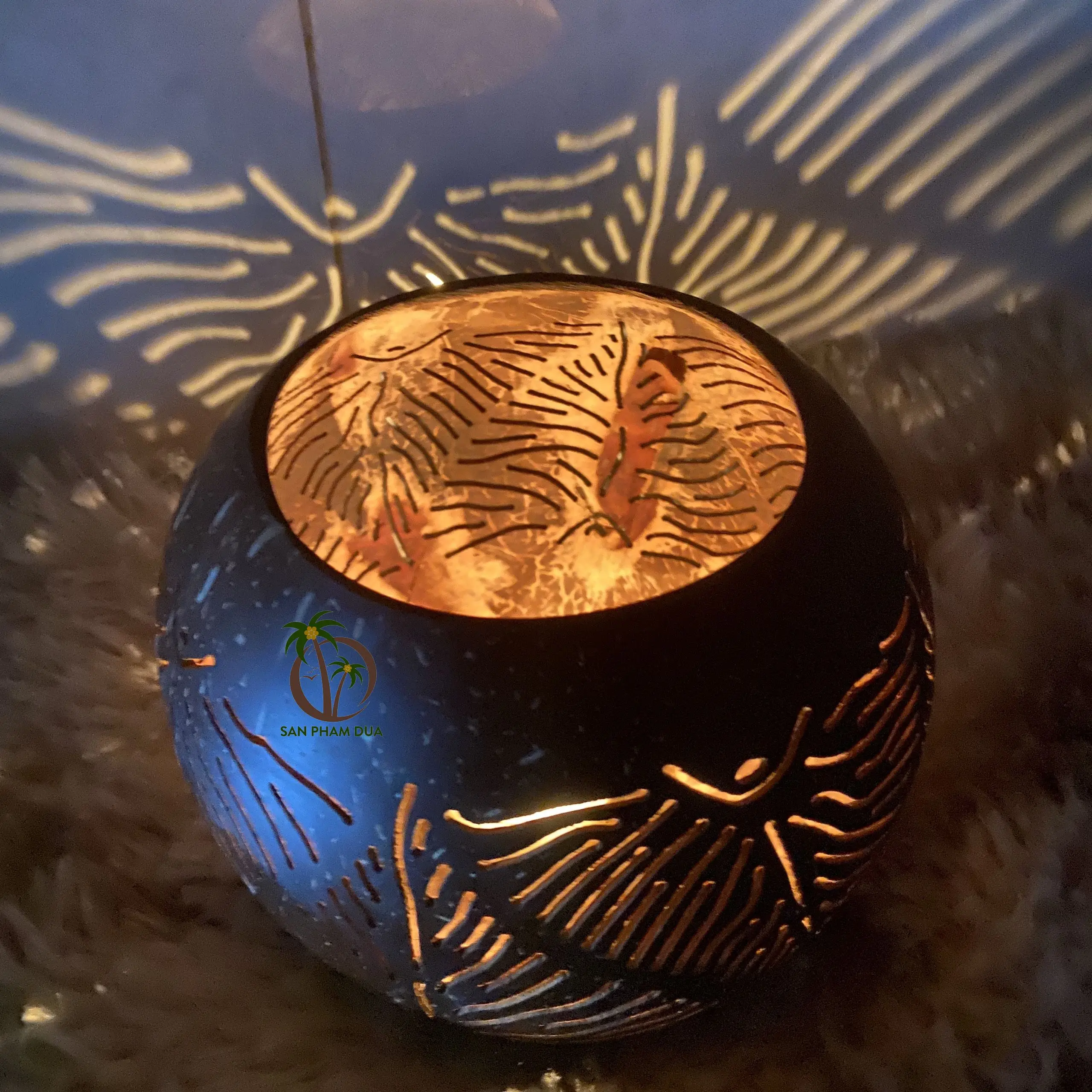 WHOLESALE COCONUT SHELLS LAMP COCONUT LAMP DECORATION HANGING LAMPS FROM COCO - ECO VIETNAM