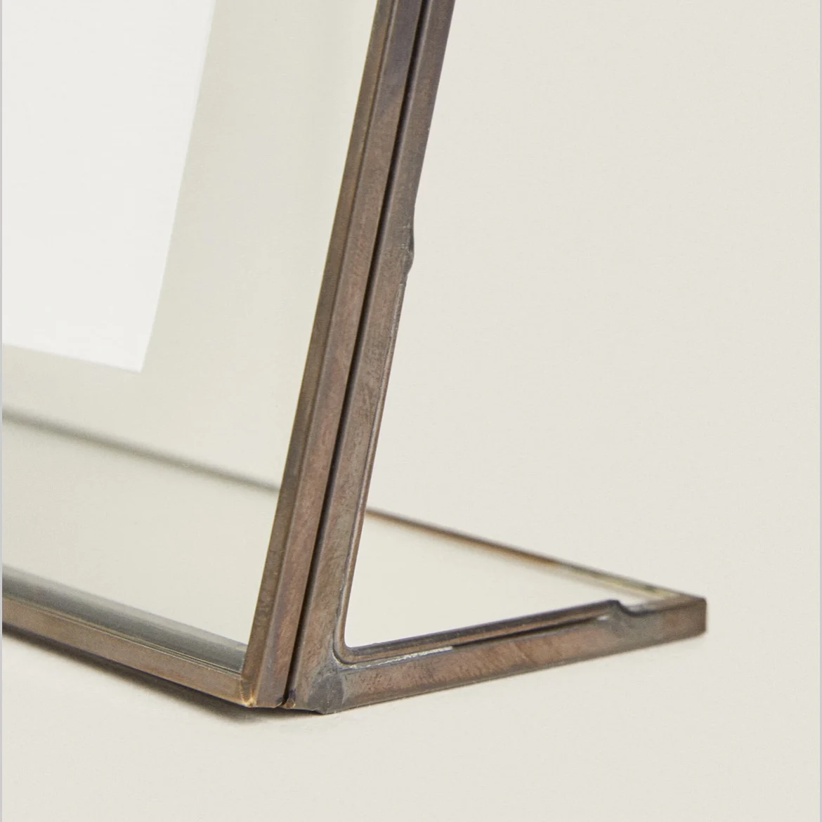 Antique Brass Gold Double Glass Metal Photo Frame Vintage Style Evergreen Photo Frames with Stand