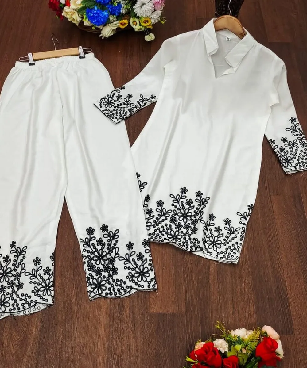 sari with blouse cheap low price wholesale market ladies saree party wear wedding Indian net fabrics lace border embroidery work