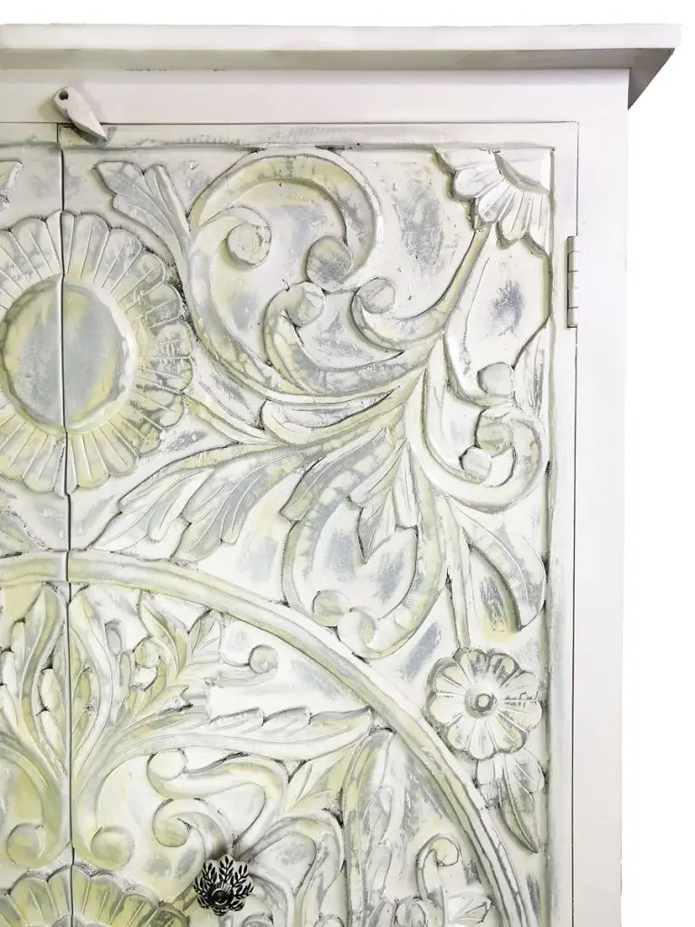 Kusum Art Best Quality Solid White Wooden Furniture Customized Carving Cabinet for Living Room Hall Laundry Best Home Furniture