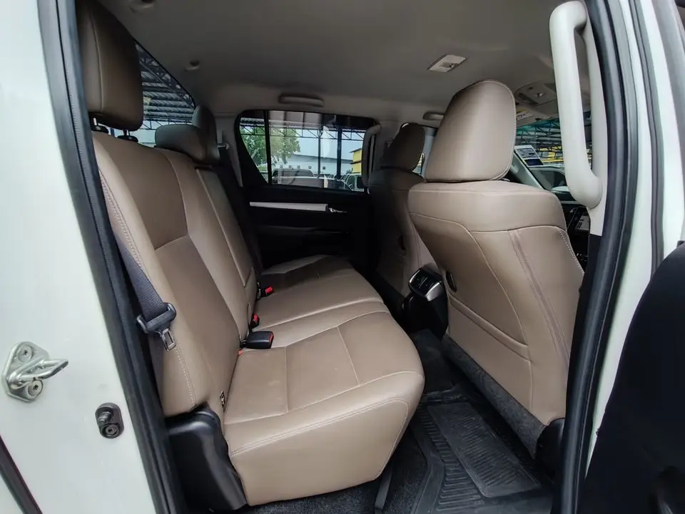 2020 Toy-ota hilux revo smart cab 2.4 a/t