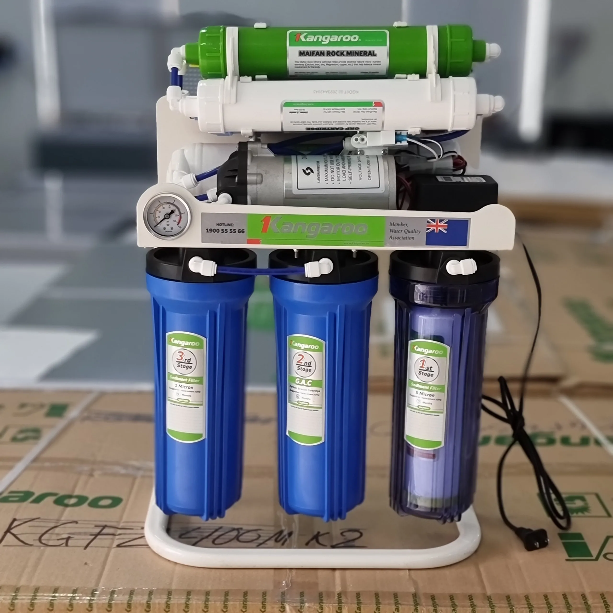 RO water purifier with stand and gauge - Kangaroo Made in Vietnam