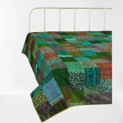 Throw Reversible Indian Sari Patchwork Blanket Handmade Kantha Quilt Indian Bohemian Kantha Bedcover Cotton Blanket Queen Size