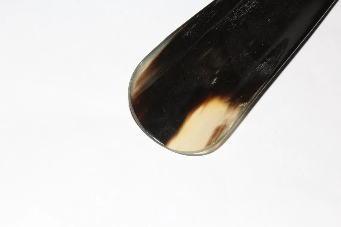 Classic Style High-Quality  Shoe Horn Lifter for Effortless Shoe Wearing Purposes from Indian Supplier