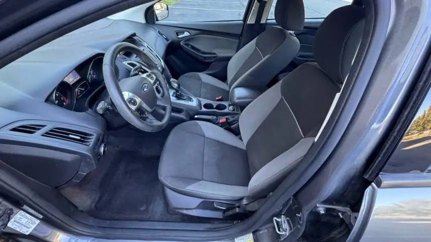 2014 Ford Focus SE седан б/у автоматическая коробка передач кожаные сиденья задняя камера подставка на крышу из сплава Электромобиль Темный