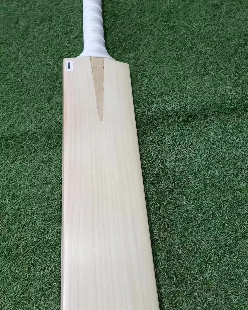 Hard Ball Cricket Bat Short Handle Grade Eco-Friendly Cricket Bats