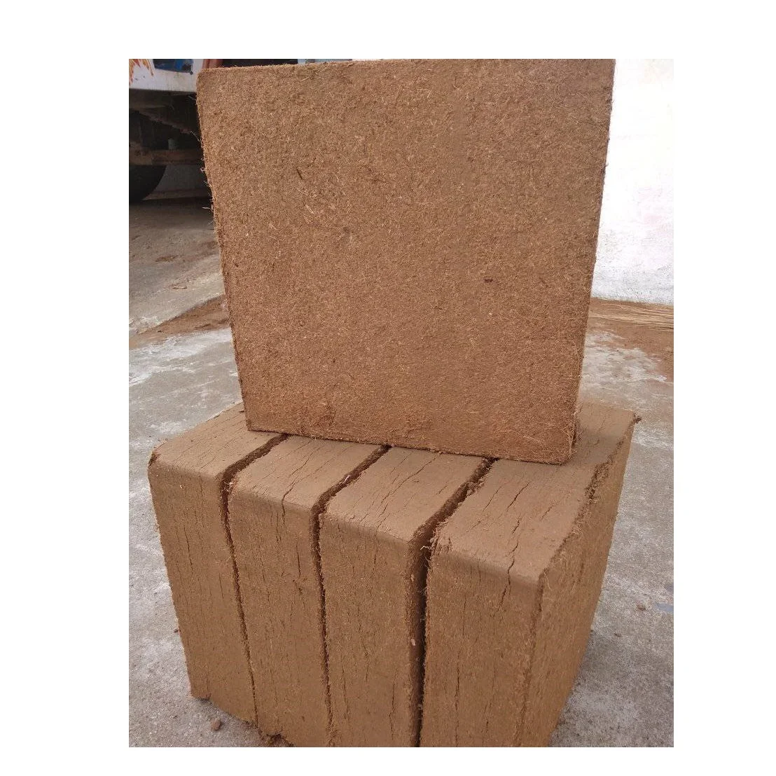 High Quality Coconut Coir Peat Cocopeat From Coconut Husk Best Soil Coco Peat Block Export From Indonesia