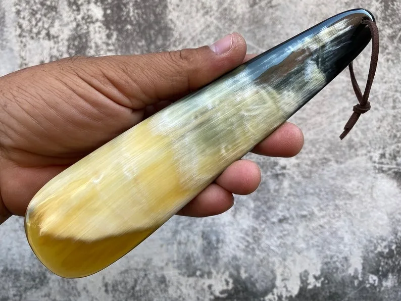Shoe horn small handle polished Real water buffalo shoe Horn Short and with logo handle for sale By Bule Moon Exports