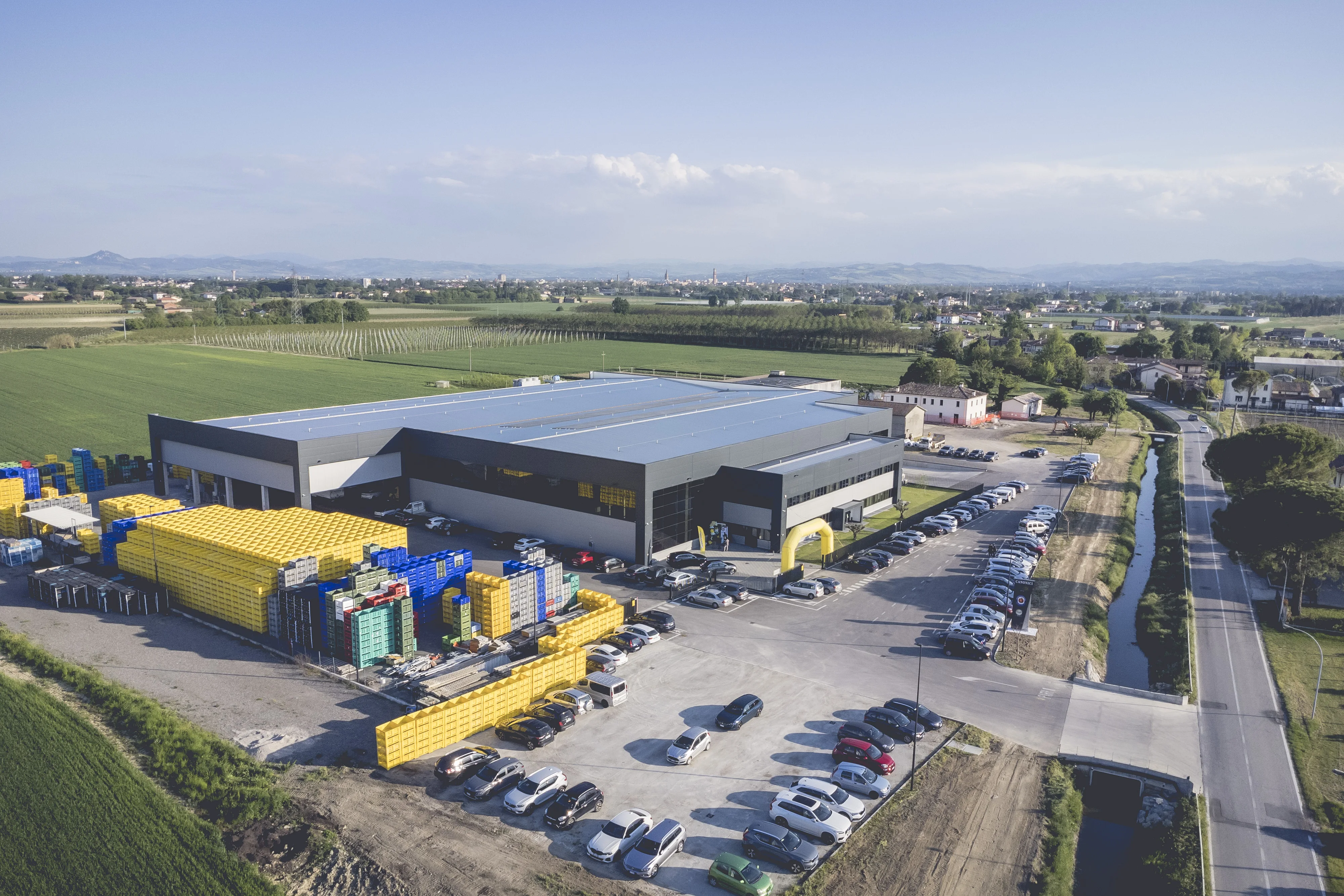 Italian Hayward Fresh Kiwi, 39 size, 75-80 grams, 10Kg Celebrity Fruit loose box, Green Actinidia chinensis