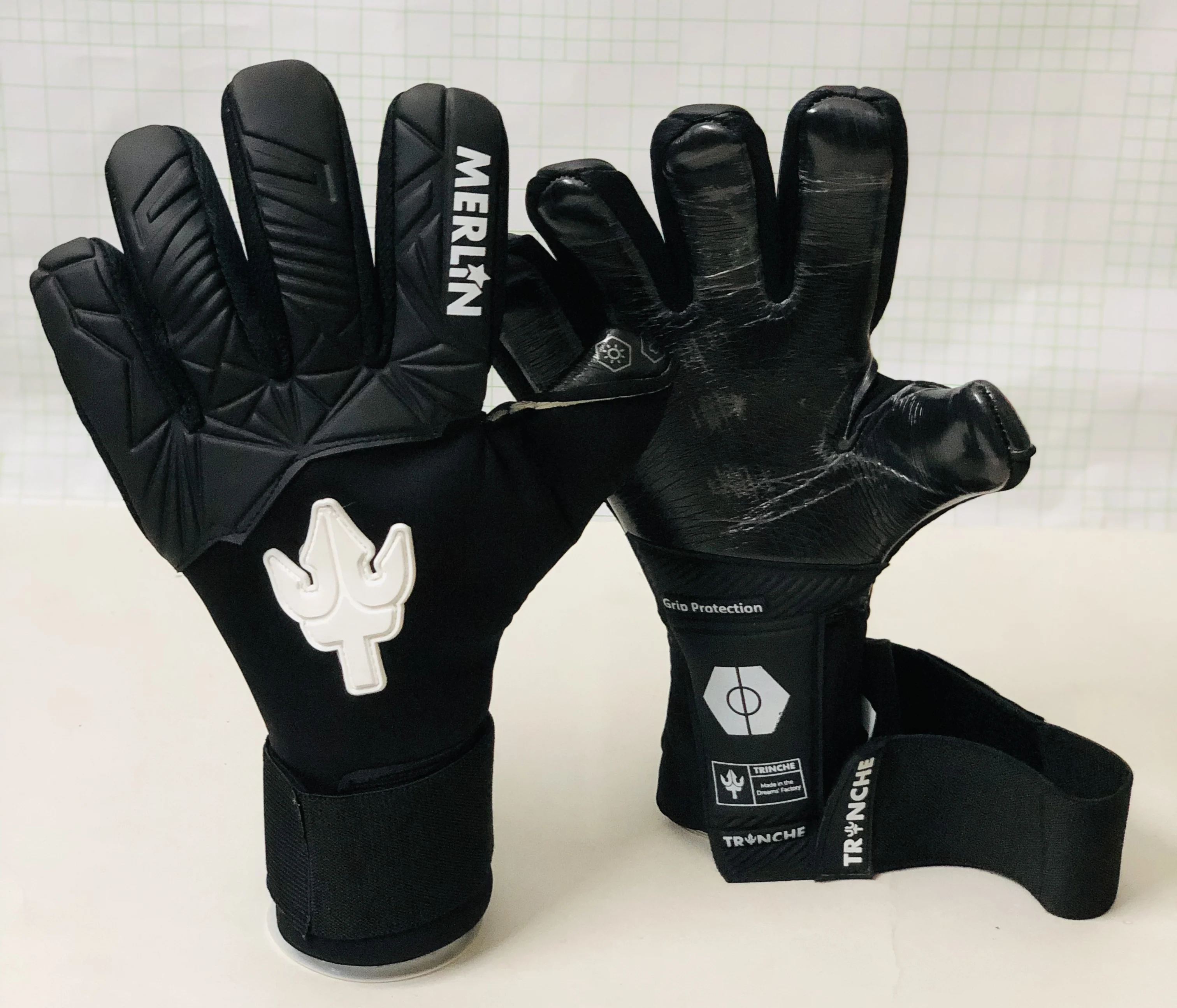 Goalkeeper Gloves Professional/HIGH QUALITY GERMAN LATEX 4MM
