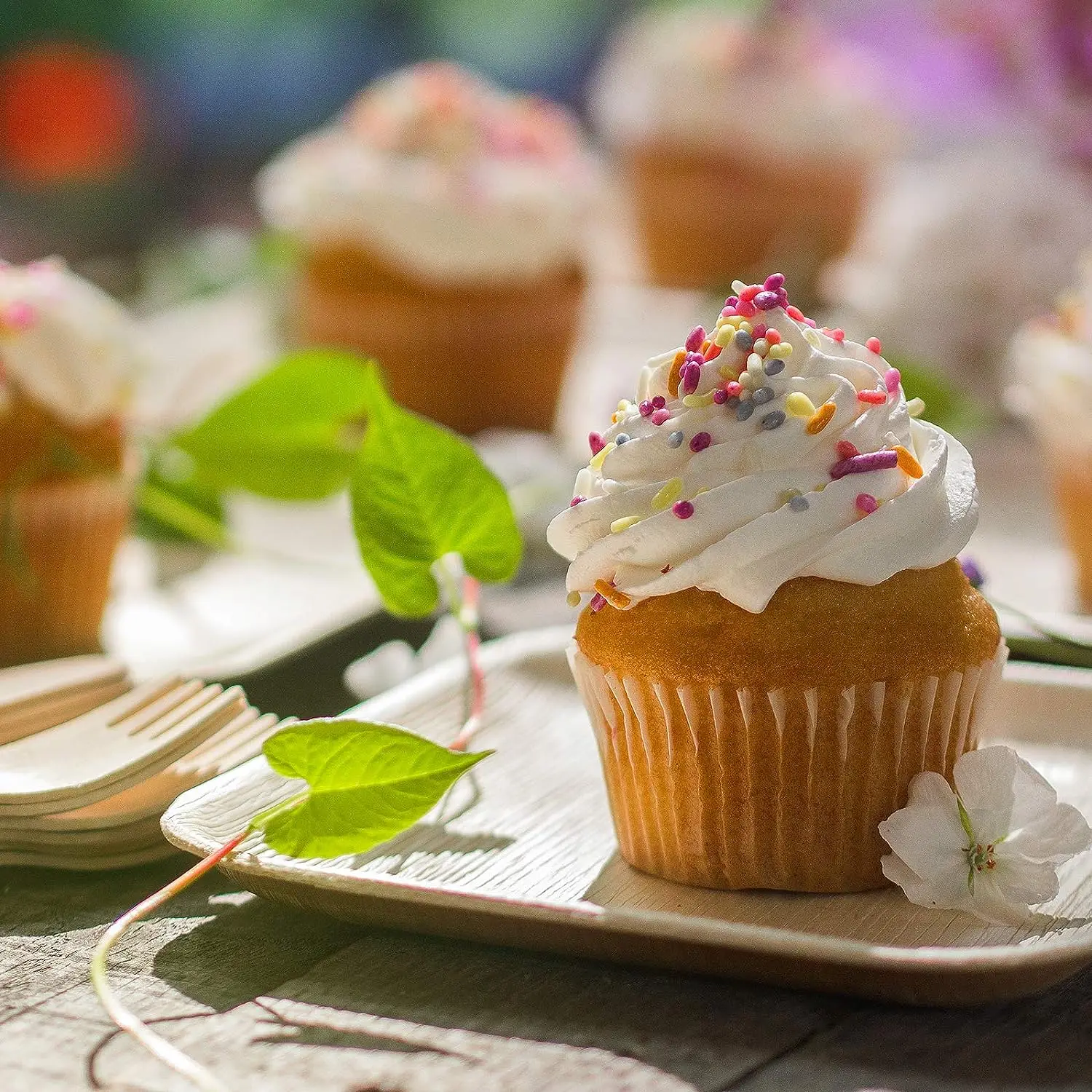 Excellent Quality New Disposable Areca Palm Leaf Plates/Palm Leaf Wine Plate Made To Order Glass Holder Pack of 100 Pcs