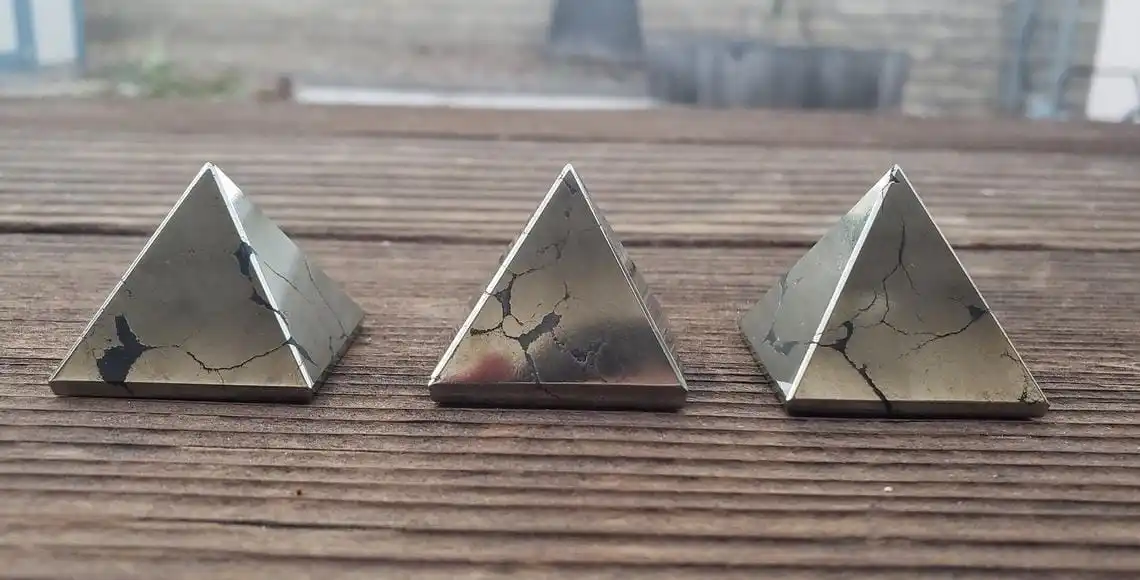 wholesale natural Pyrite stone pyramid wholesale reiki healing crystal energy generator pyrite gemstone pyramid for sale