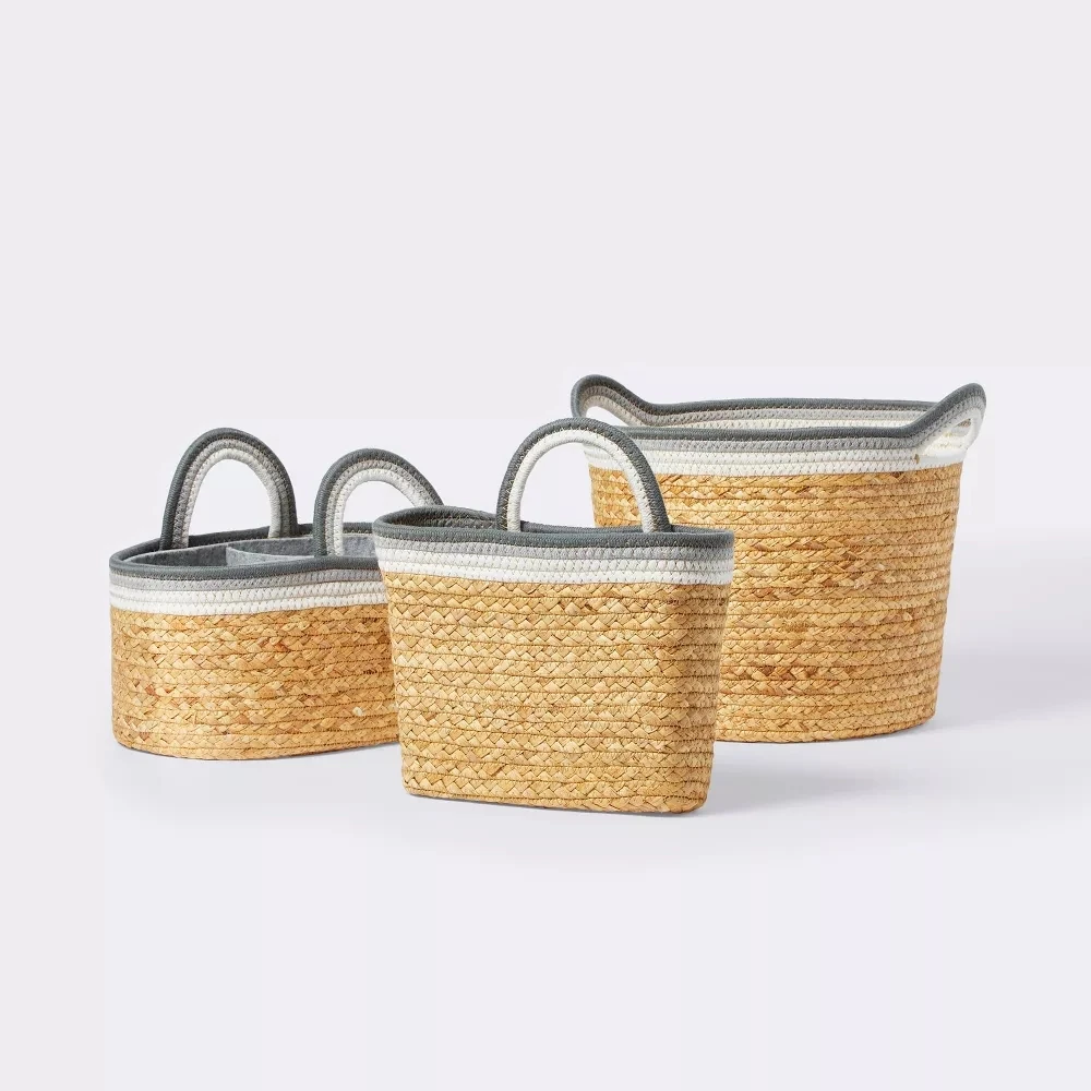 New Style Vietnam Straw Seagrass Woven Baskets Handmade Storage Hamper Rattan Clothing Organizer Wholesale Vintage Style