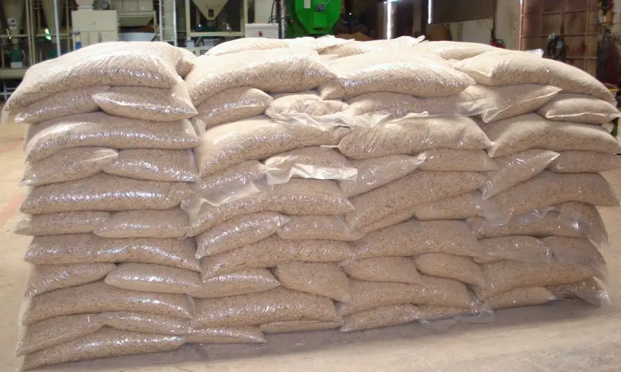 New Premium Wood Pellets 6mm EN plus  in 15kg bags Wood Pellets Prices