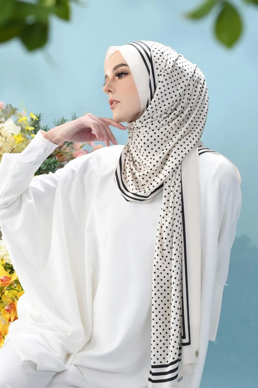 Soft Polyester Silk White Black Printed Polka Dot Women Scarf Stoles Scarves (Custom Print Available)