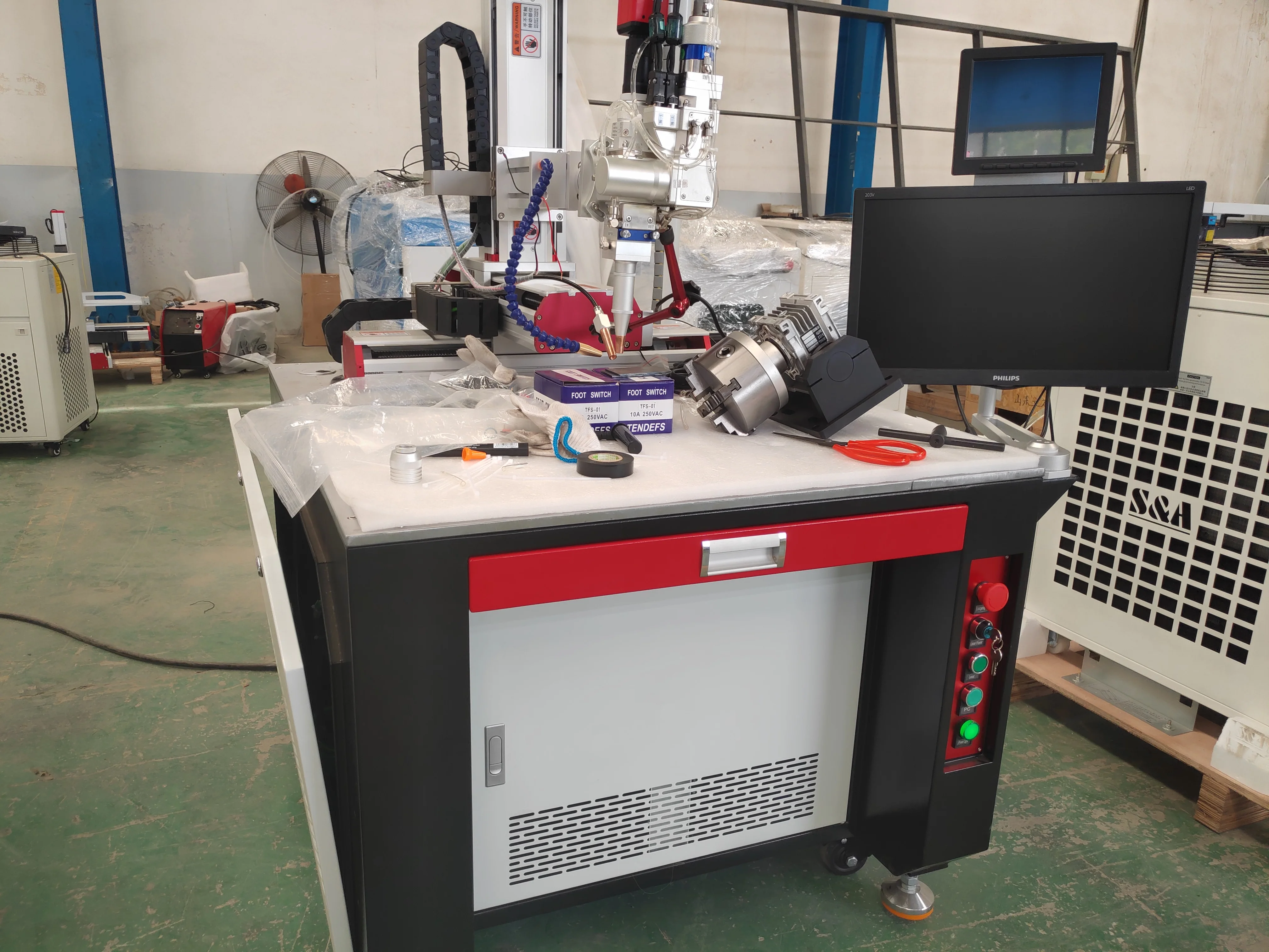 Автоматическая CNC высокочастотная сварочная машина Литиевая батарея углеродистая сталь листовая лазерная цена
